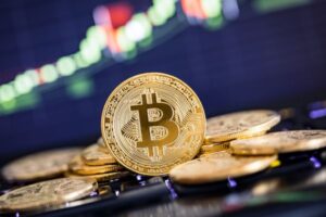 Bitcoin Surges Above $44,000
